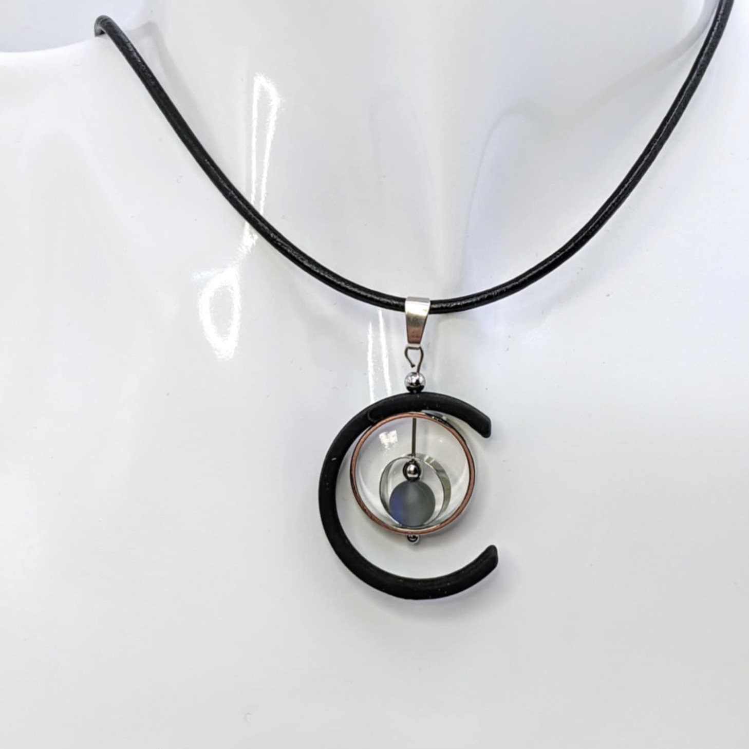 Collier en cuir - verre (GL-AM 31-07-01-1)
