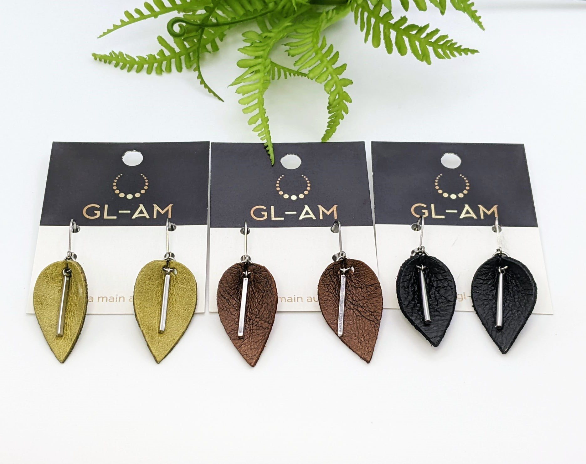 Boucles d'oreilles pendantes - cuir - feuilles (GL-AM 23-03-05)