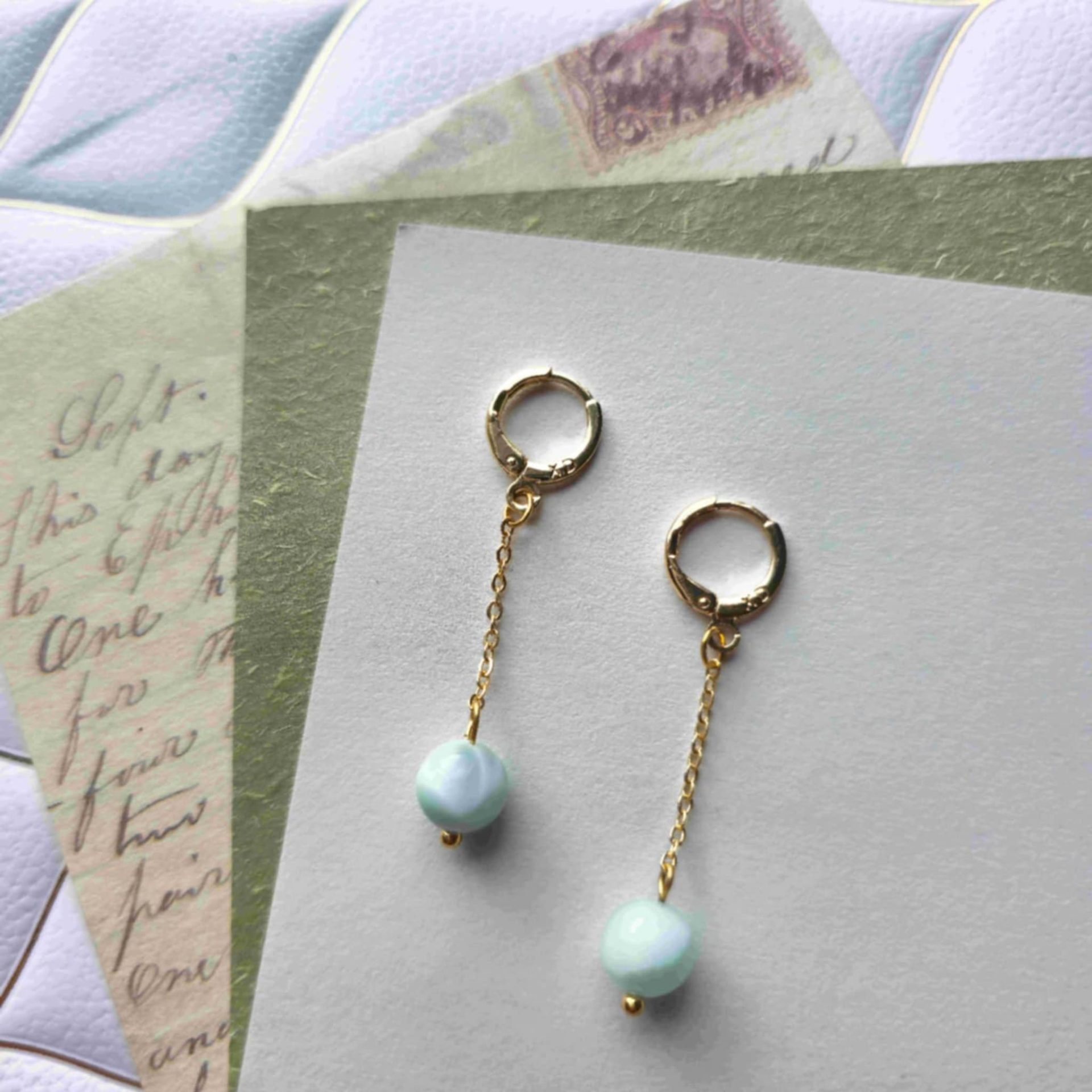 Boucles d'oreilles pendantes en Angelite naturel