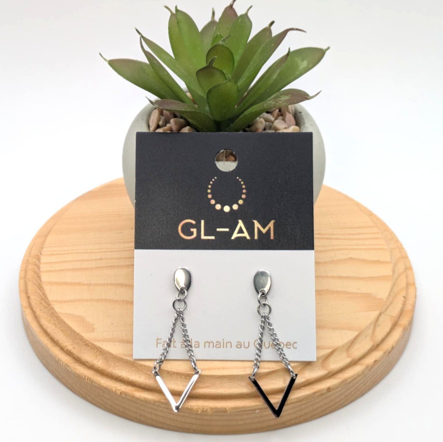 Boucles d'oreilles pendantes : Acier inoxydable, V et chaines (GL-AM 23-06-20)