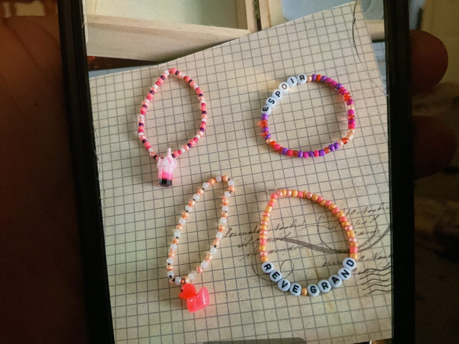 Bracelet rocaille avec breloque