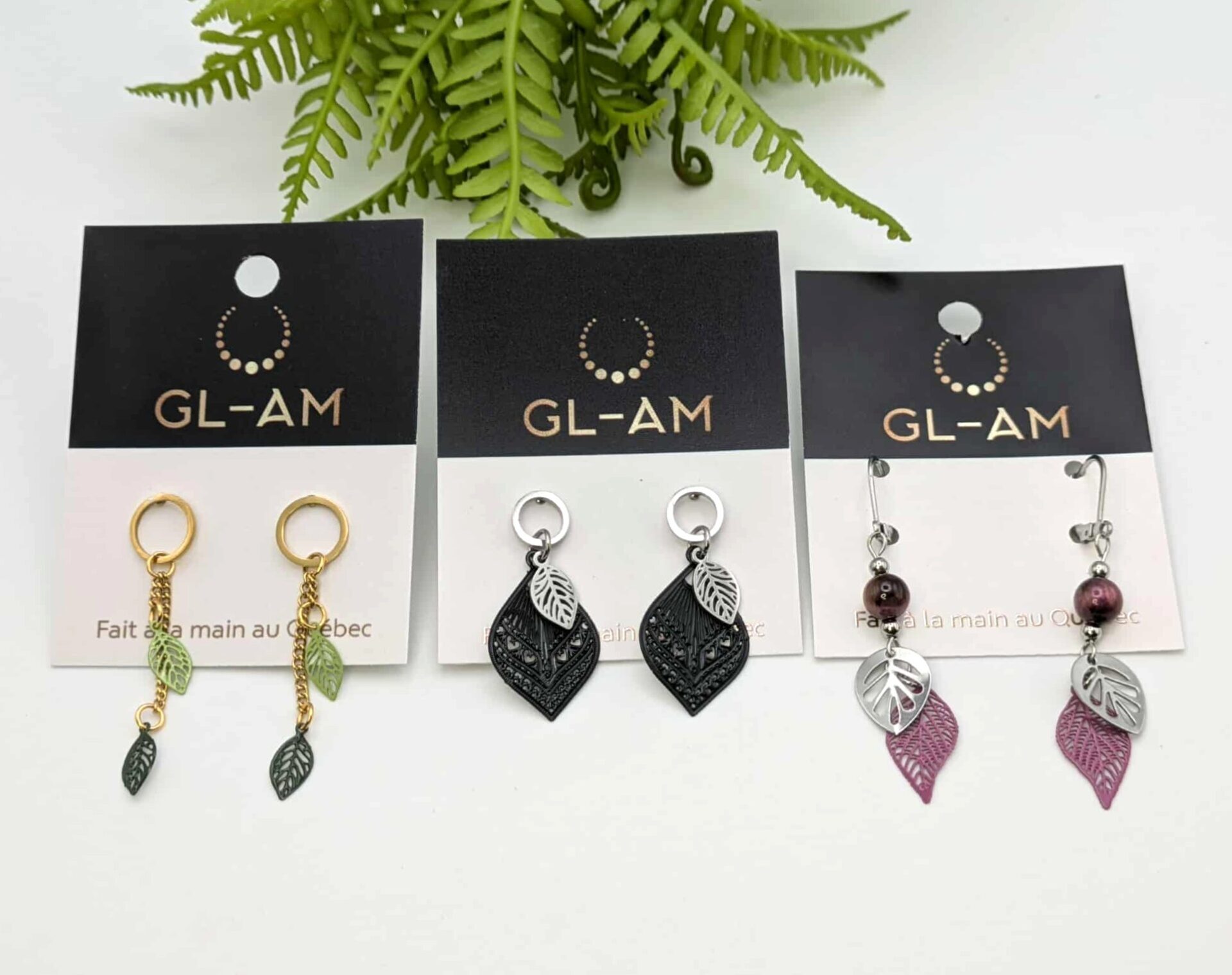 Boucles d'oreilles pendantes - feuilles colorées (variés) (GL-AM 23-13)