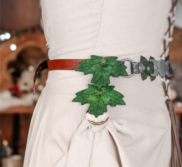 Porte-jupe à feuilles d'érable